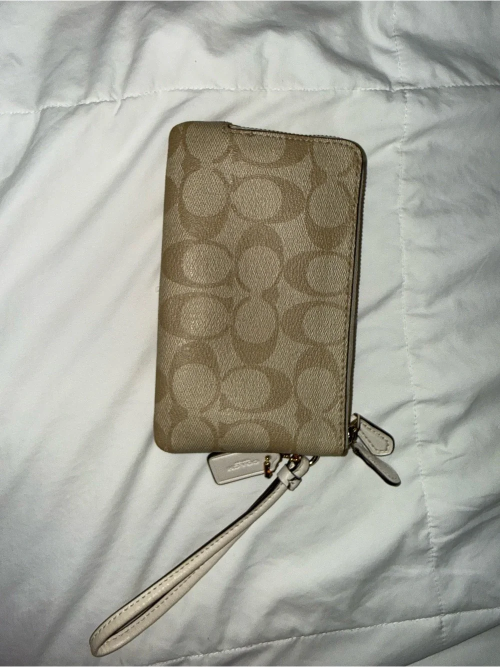 Coach Signature Canvas Wristlet in Khaki/Chalk